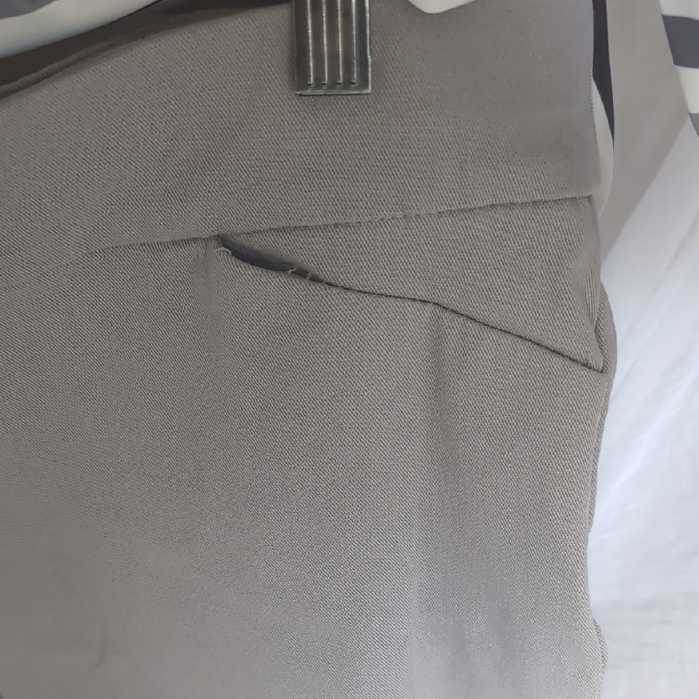 Peck & Peck White and Gray Long Sleeve Tee an Grey WHBM pants - Picture 6 of 10